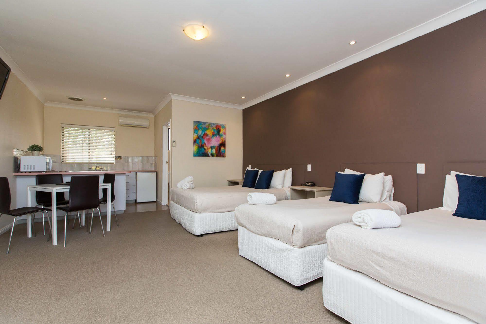 Lincoln Cottage Motor Inn Wagga Wagga Kültér fotó