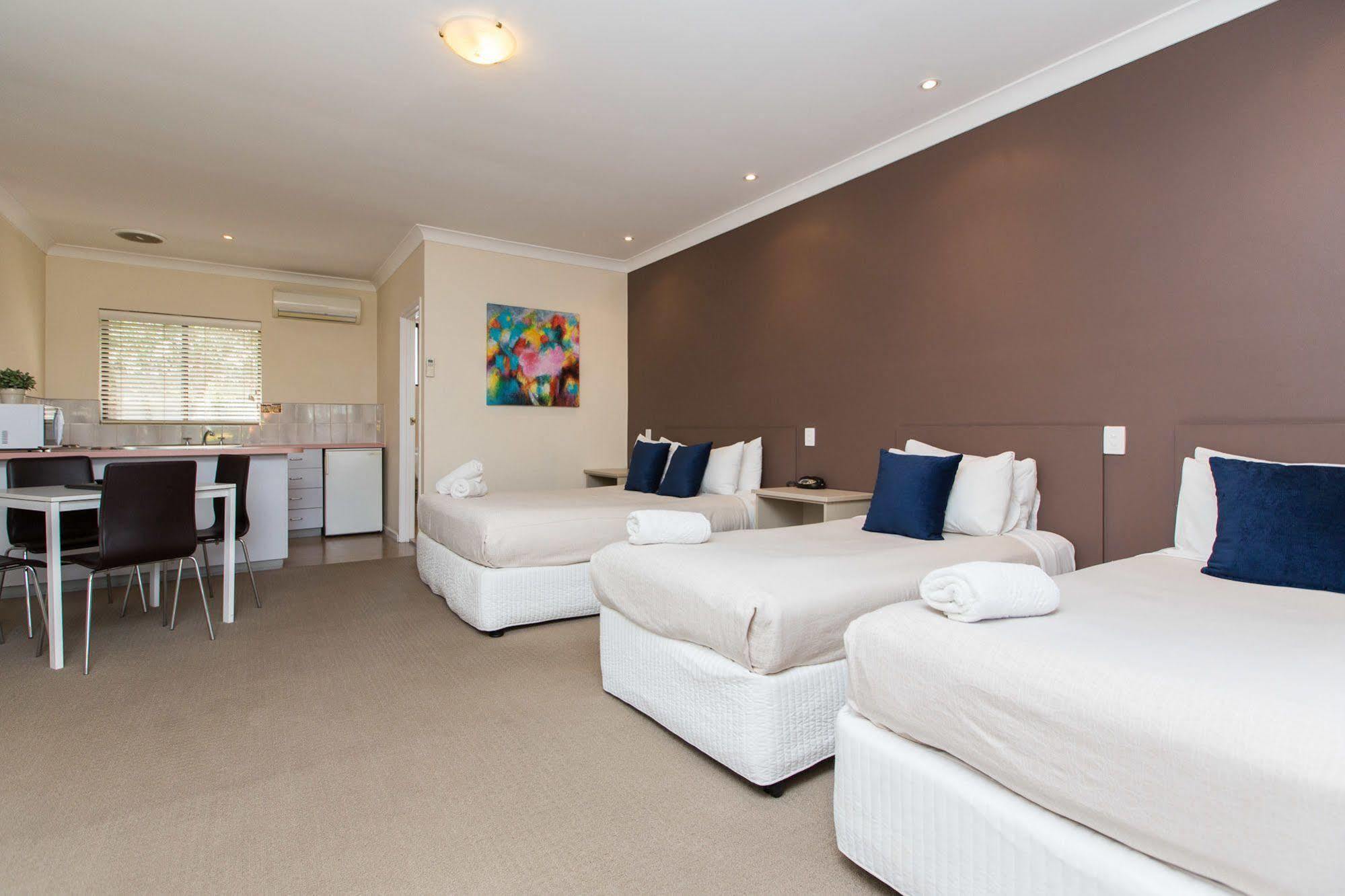 Lincoln Cottage Motor Inn Wagga Wagga Kültér fotó