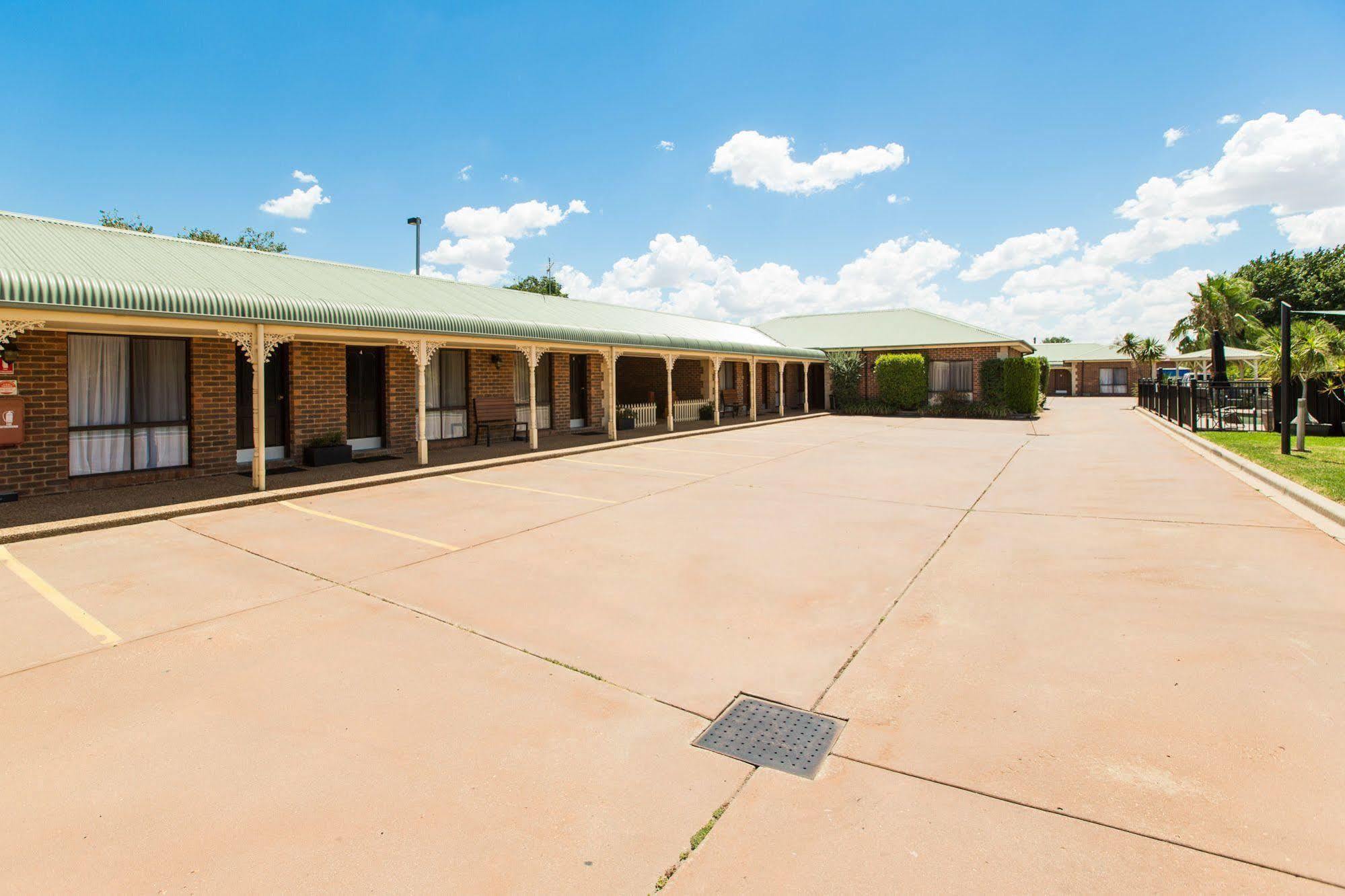 Lincoln Cottage Motor Inn Wagga Wagga Kültér fotó